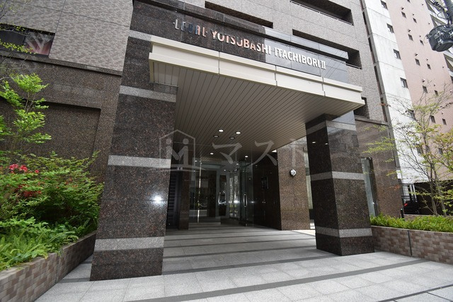 大阪市西区立売堀１丁目の賃貸マンションのエントランス