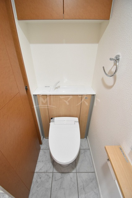 大阪市西区立売堀１丁目の賃貸マンションのトイレ