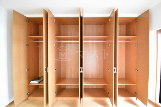 大阪市西区立売堀１丁目の賃貸マンションの収納