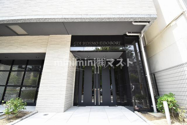 大阪市西区江戸堀３丁目の賃貸マンションのエントランス