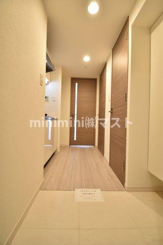 大阪市西区江戸堀３丁目の賃貸マンションの玄関