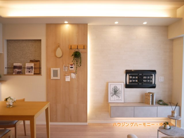 【居間・リビング】 | ルジェンテ南大塚 | 時によって変化をもたらす採光。