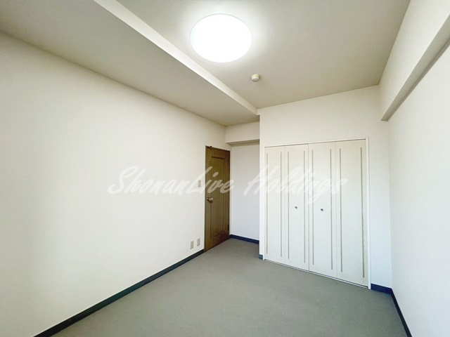 茅ヶ崎市小和田３丁目の賃貸マンションの寝室