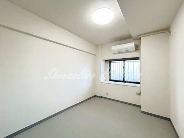 茅ヶ崎市小和田３丁目の賃貸マンションの寝室