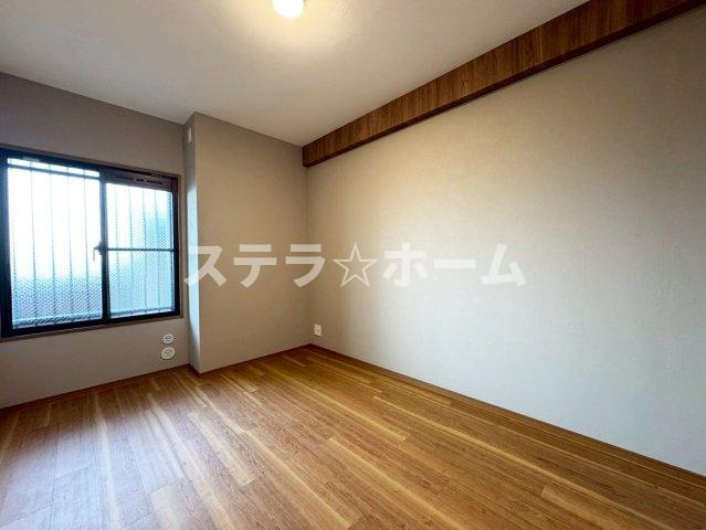 ライオンズマンション千里丘ガーデンシティの洋室|明るい洋室です