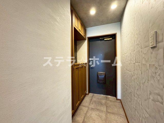 ライオンズマンション千里丘ガーデンシティの玄関|落ち着いた玄関です