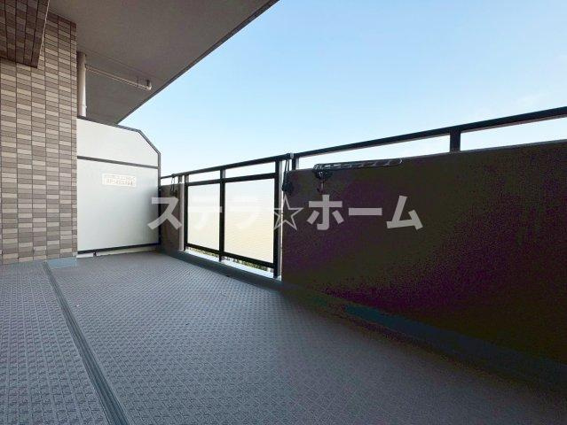 ライオンズマンション千里丘ガーデンシティのバルコニー|広々としたバルコニーです