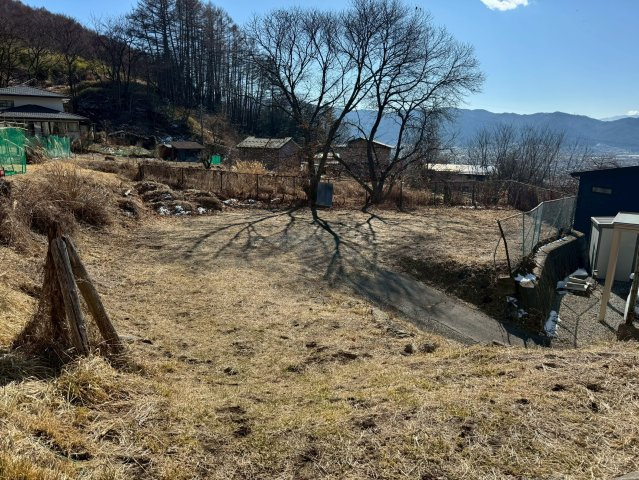 諏訪市　二棟一括アパートの駐輪場