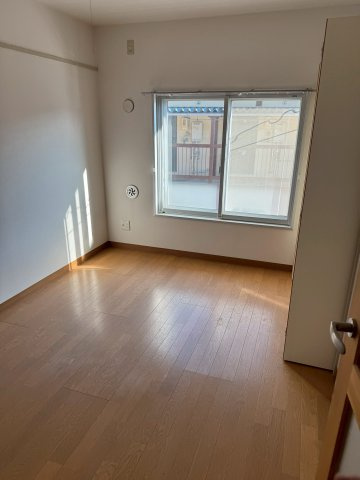 諏訪市　二棟一括アパートの居間・リビング