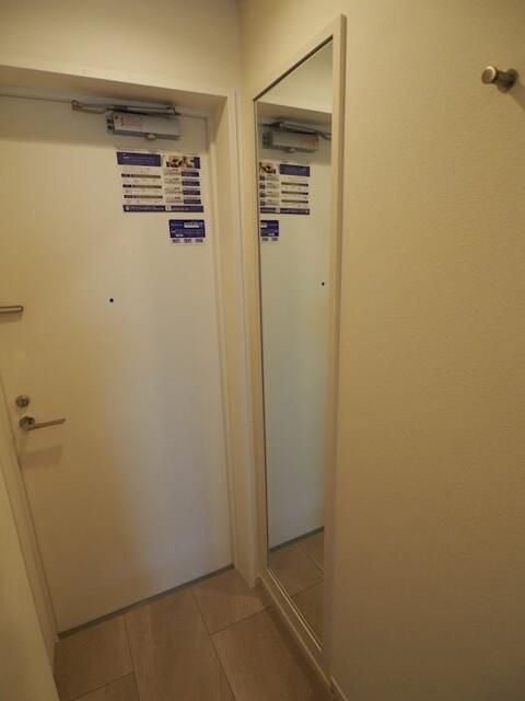 レジディア上野池之端の玄関