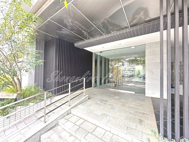 レフィナードのエントランス|安心のオートロック♪