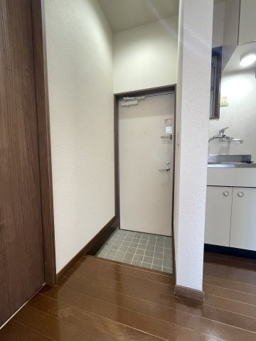 レジデンスムサシの玄関