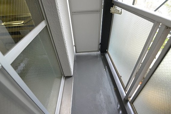 Dcourt六甲（旧ドミトリー阪急六甲）のバルコニー