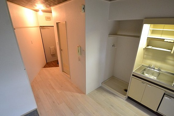 Dcourt六甲（旧ドミトリー阪急六甲）の居間・リビング