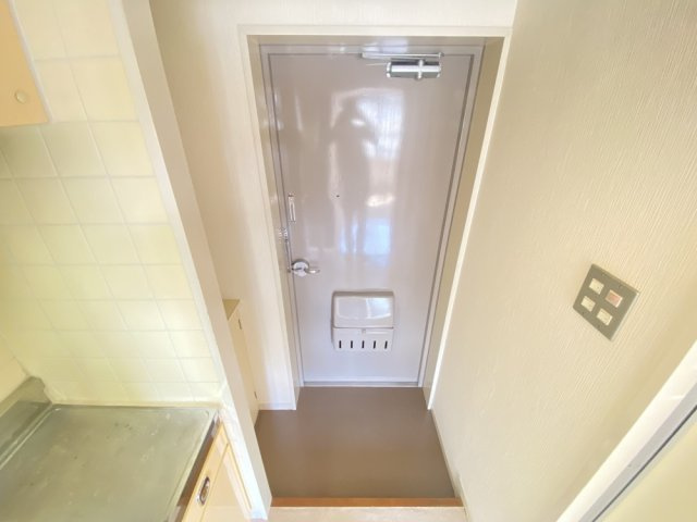 ライフイン芦屋弐番館の玄関