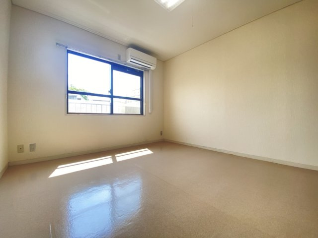 ライフイン芦屋弐番館の洋室