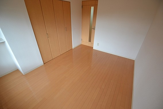 ワコーレアルテ上筒井の洋室