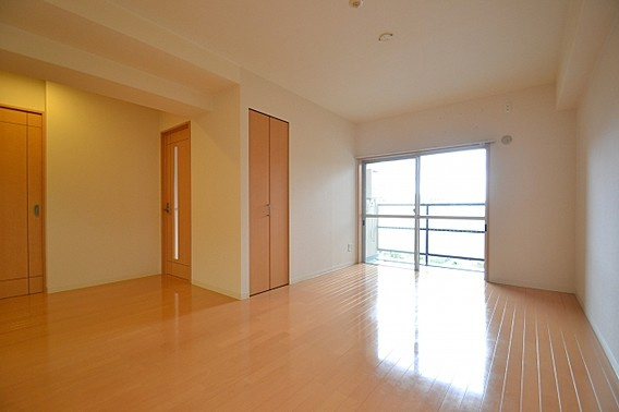 ワコーレアルテ上筒井の居間・リビング