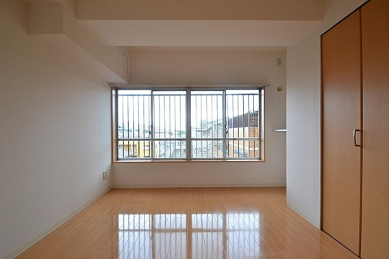 ワコーレアルテ上筒井の居間・リビング