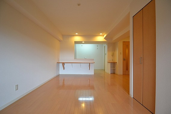 ワコーレアルテ上筒井の居間・リビング