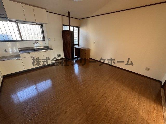 三鷹市牟礼１丁目のアパートの居間・リビング