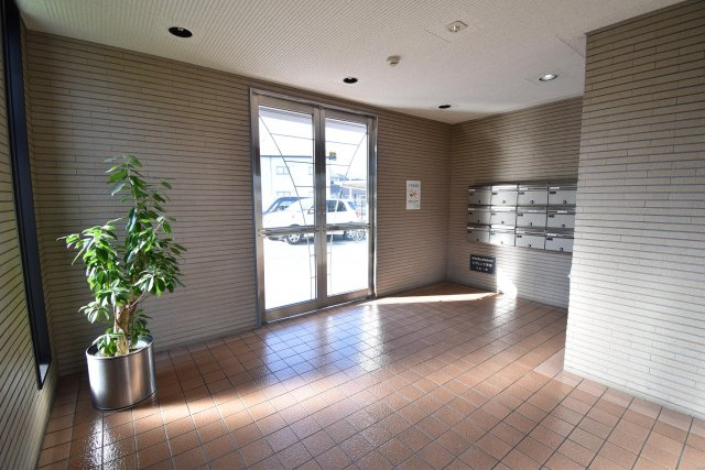 レヴェンテ翠香のエントランス|建物の内部です
