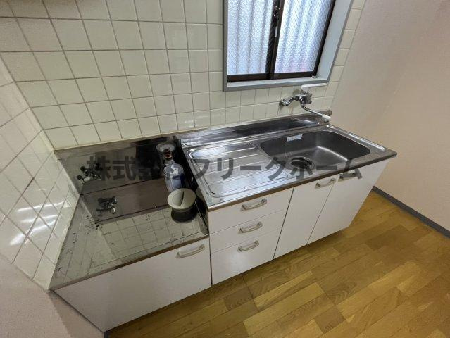 三鷹市井の頭１丁目のアパートのキッチン