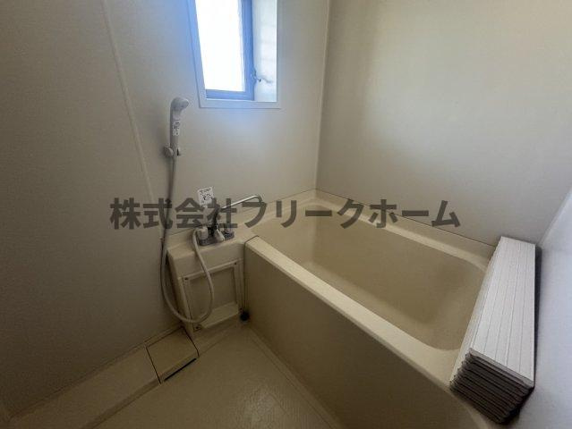 三鷹市井の頭１丁目のアパートの浴室