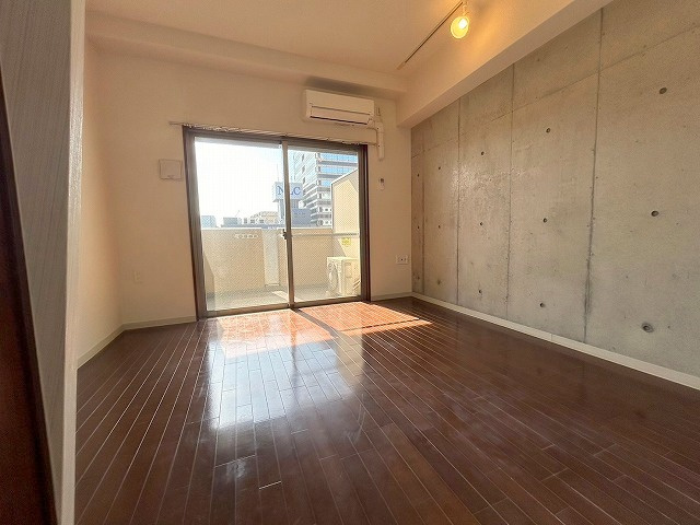 SERENITE新大阪の居間・リビング