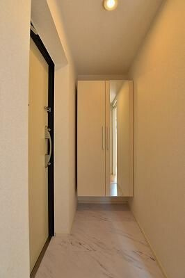 プライムヒル哲学堂の玄関