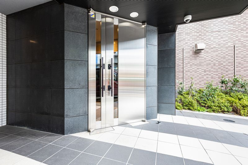 プレセダンヒルズ北千住Ⅱのエントランス