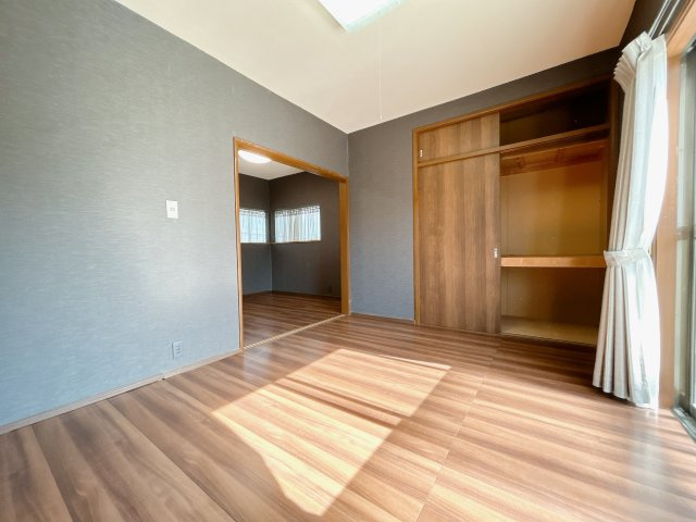 熊谷市葛和田の洋室