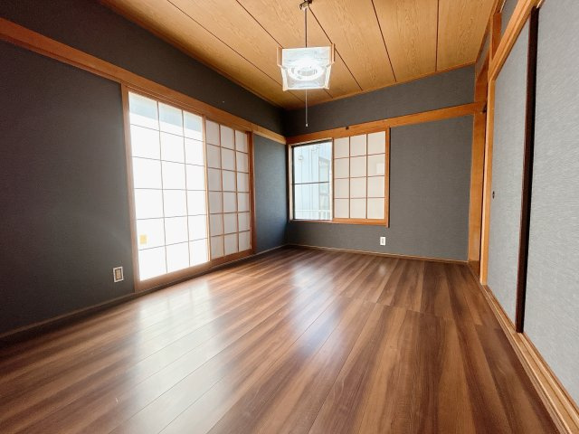 熊谷市葛和田の洋室