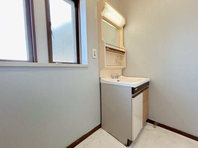 熊谷市葛和田の独立洗面台