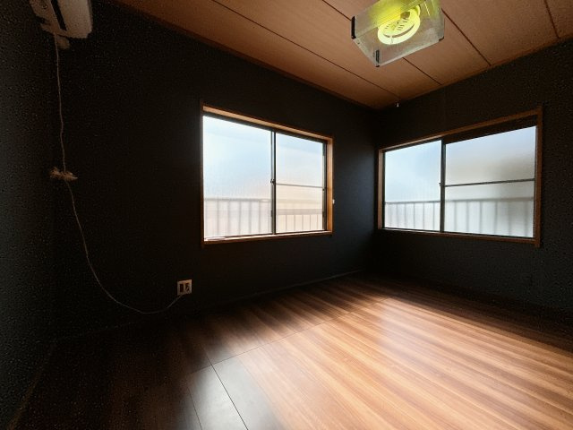 熊谷市葛和田の洋室