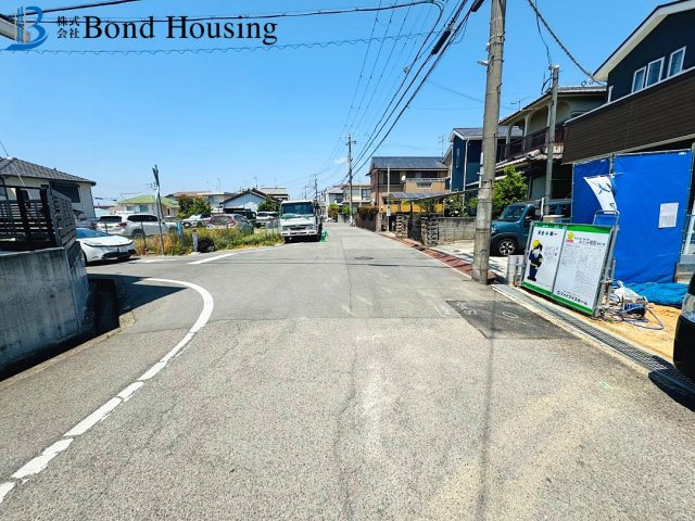 広々ランドリールーム・長期優良住宅・魚住町錦が丘　限定１棟の前面道路含む現地写真