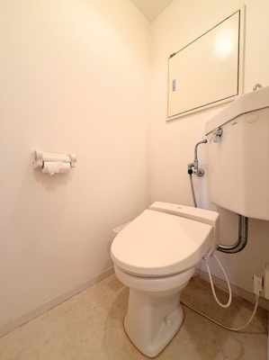 【トイレ】 | 東急西市ヶ尾ドエリングB棟 | ◆清潔感のある白を基調とした落ち着ける空間。