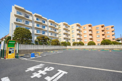 【外観】 | 東急西市ヶ尾ドエリングB棟 | ◆管理体制良好なマンションです。清潔感のあるエントランスに開放感のある住環境。