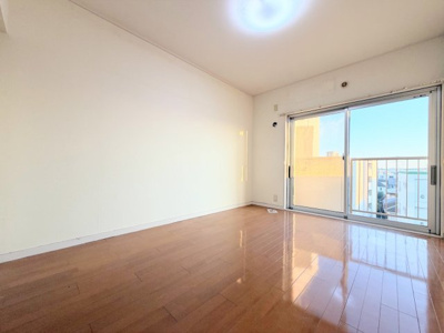 【洋室】 | 東急西市ヶ尾ドエリングB棟 | ◆気持ちの良い風が室内へ入り込む居室。家具を配置しても広々ご利用いただけます！！