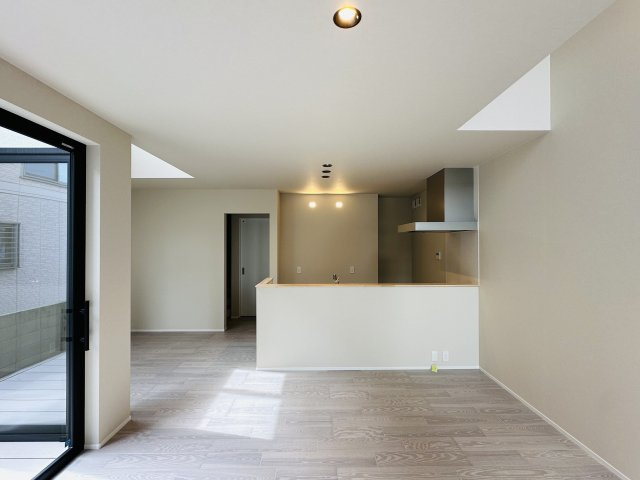 総社市三輪　新築一戸建ての居間・リビング|使いやすいリビングです