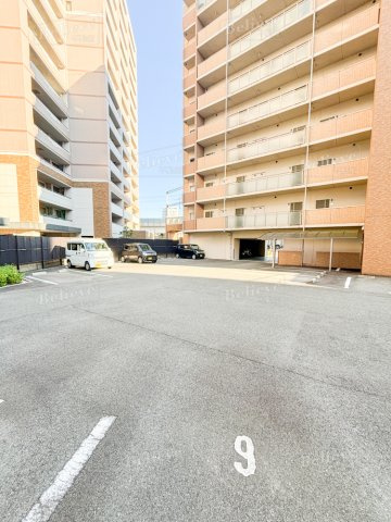 グランドウェルストーンの駐車場|駐車スペースもあります☆