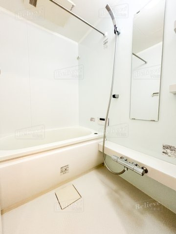 グランドウェルストーンの浴室|追い焚き・浴室乾燥機付きのお風呂です♪