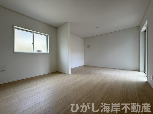 平塚市田村8丁目　新築戸建　全2棟の居間・リビング|16帖　LDK