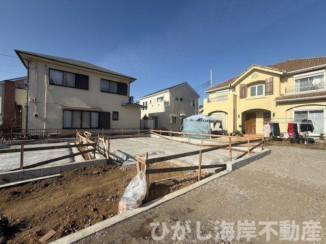 平塚市田村8丁目　新築戸建　全2棟の外観|1月26日撮影　建築中　現地外観