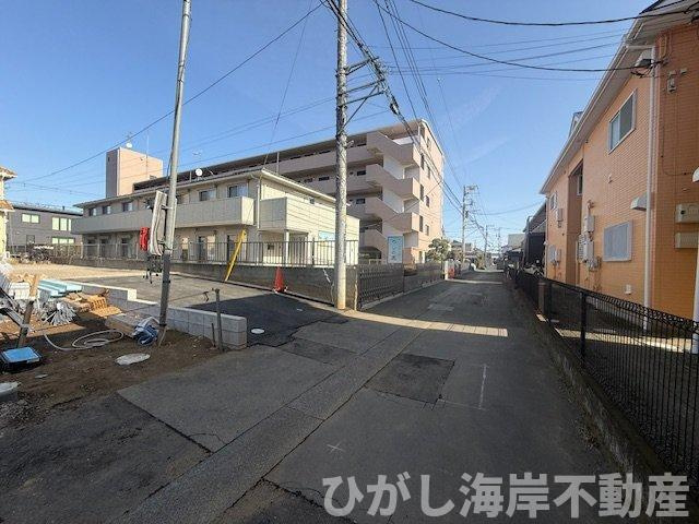 平塚市田村8丁目　新築戸建　全2棟の前面道路含む現地写真|1月26日撮影　建築中　現地外観