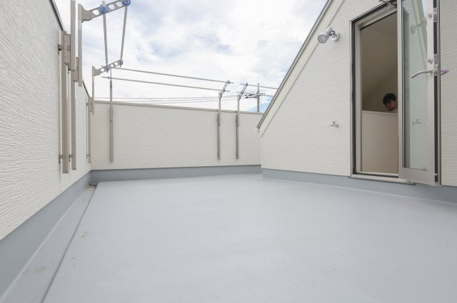 わんにゃんハウス国分寺のその他共用部分|屋上に２箇所のルーフバルコニーがあり、洗濯物もゆったりと干すことが出来ます。