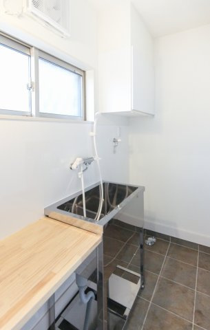 わんにゃんハウス国分寺の設備|ペットバスが完備。ペットのシャンプー、グッズの洗浄など利便性も抜群です。