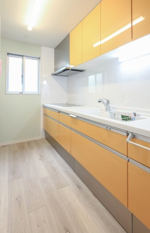 わんにゃんハウス国分寺のキッチン|一人暮らしでは味わえない、贅沢な暮らしがシェア生活の大きなメリットですね。