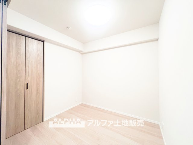 メゾンエクレーレ昭島の洋室|【Forever there】
◆ずっとそこに◆あったかのようなそれぞれが生きる場所を見つける。そして心地よさを求めて暮らしの質を高める。