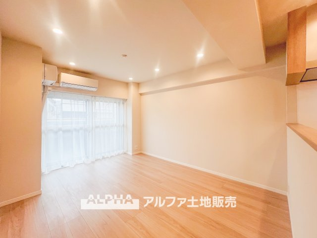 メゾンエクレーレ昭島の居間・リビング|【Cherish the time】
◆君との時間は◆リビングで、食卓で、寝室で、どこにいても楽しめる。居心地の良い空間の中で質のいい安らぎを求めたい。